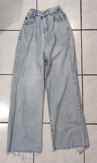 Highwaist wide leg denim