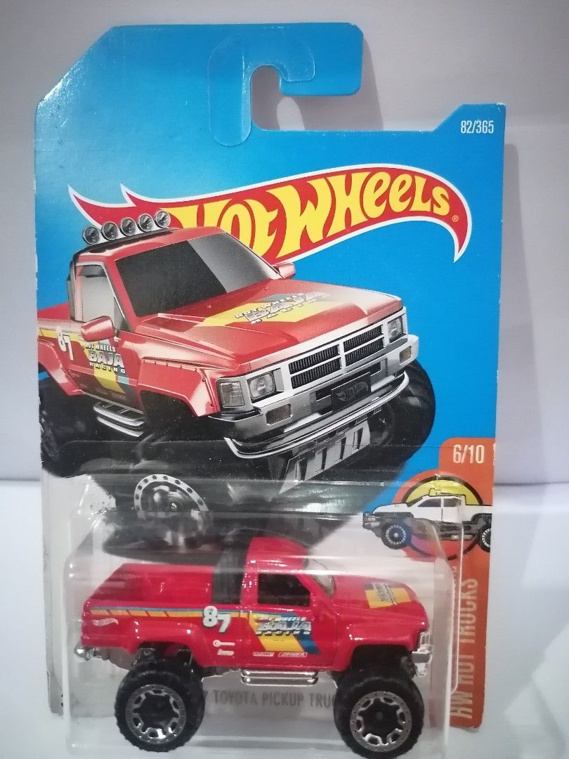 Hot Wheels 2017 HW Hot Trucks - 1987 Toyota Pickup Truck - Red