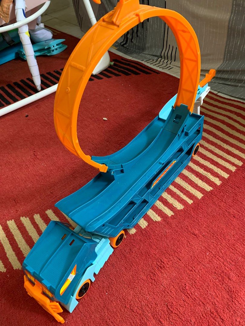 Hot Wheels Hotwheels Truck Case Storage Loop Mainan Truck dengan Loop