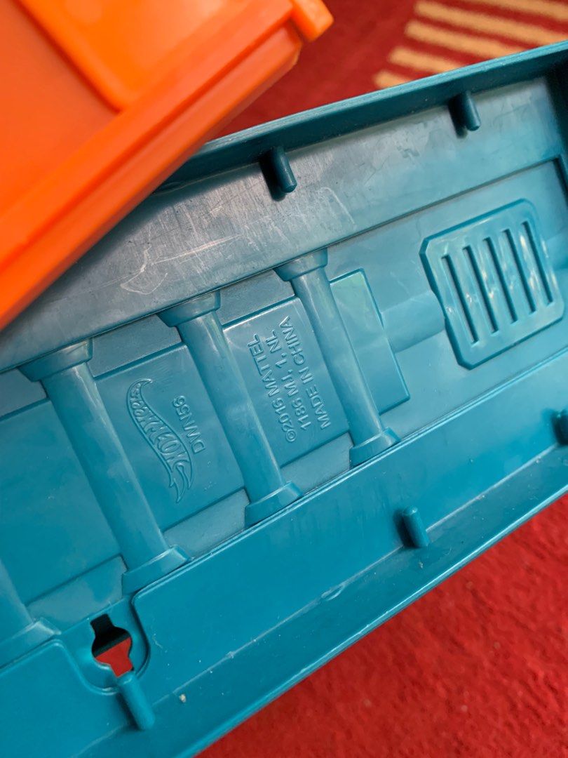 Hot Wheels Hotwheels Truck Case Storage Loop Mainan Truck dengan Loop