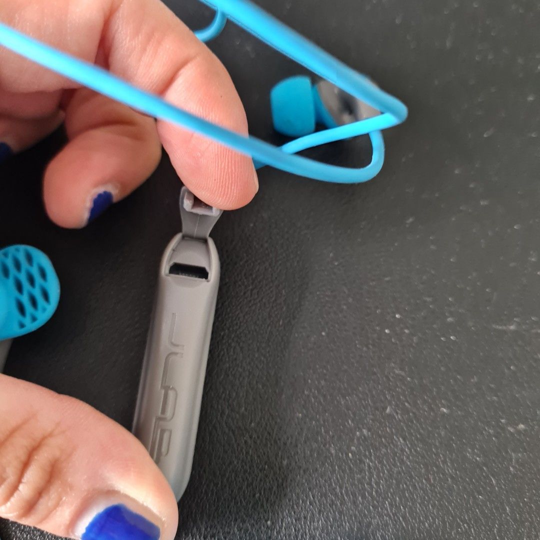 JBL Bluetooth earphones, Audio, Earphones on Carousell