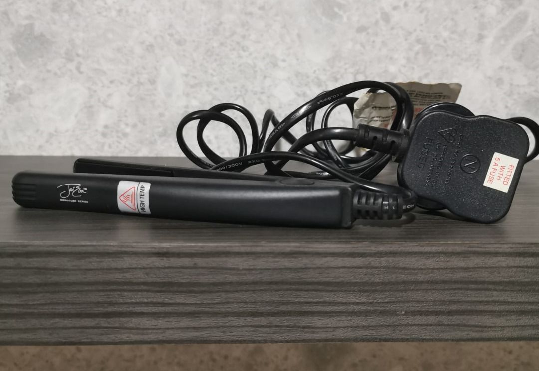 JOSE EBER MINI HAIR STRAIGHTENER, Beauty & Personal Care, Hair on Carousell