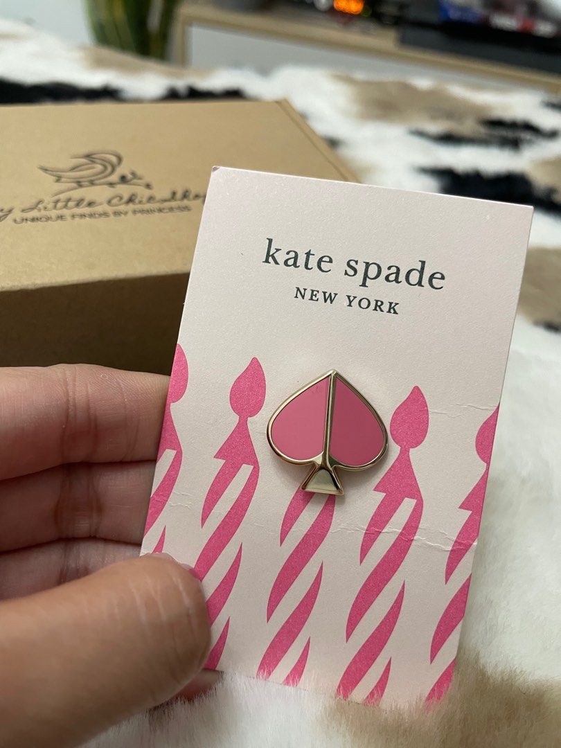 kate spade pin/brooch, Women's Fashion, Watches & Accessories, Other  Accessories on Carousell