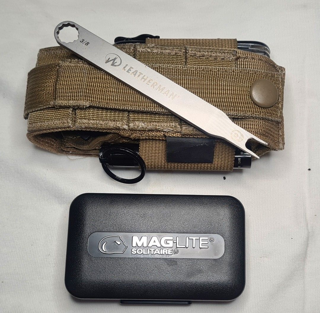 Leatherman MUT Victorinox Climber Maglite Solitaire EDC Kit