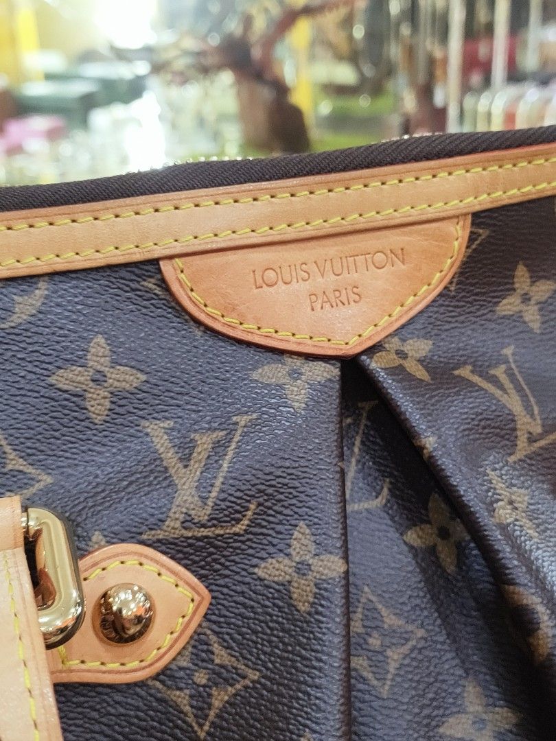 Mom's Got a Brand New Bag: Louis Vuitton Comparison Review: Palermo PM vs.  Tivoli GM