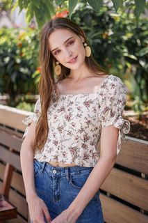 Lovet ADRIA FLORAL SMOCKED BACK TOP