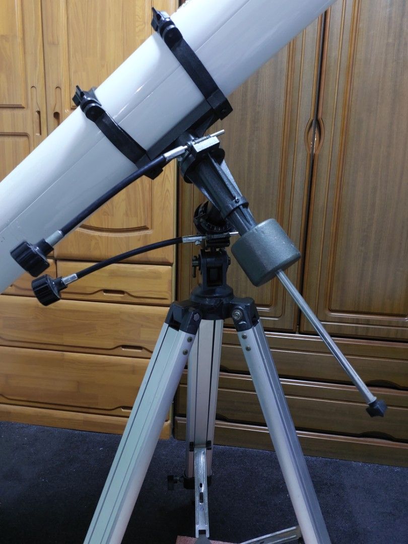 Meade astronomical telescope, Sports Equipment, Hiking & Camping on