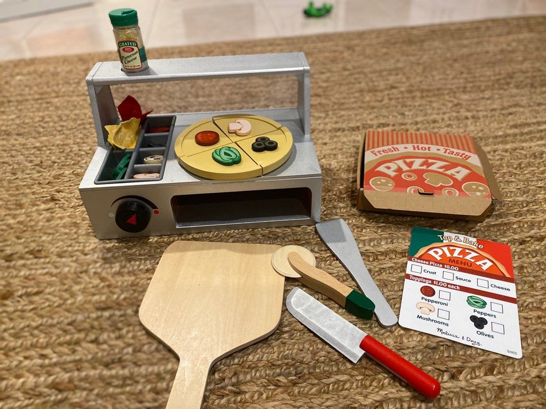 Melissa & Doug - Top & Bake Pizza Counter