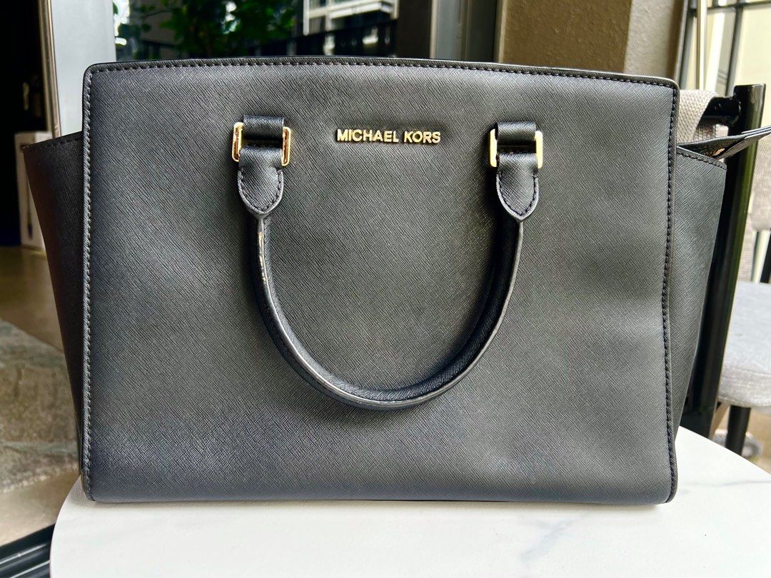 Michael Kors Selma Handbag, Luxury, Bags & Wallets on Carousell