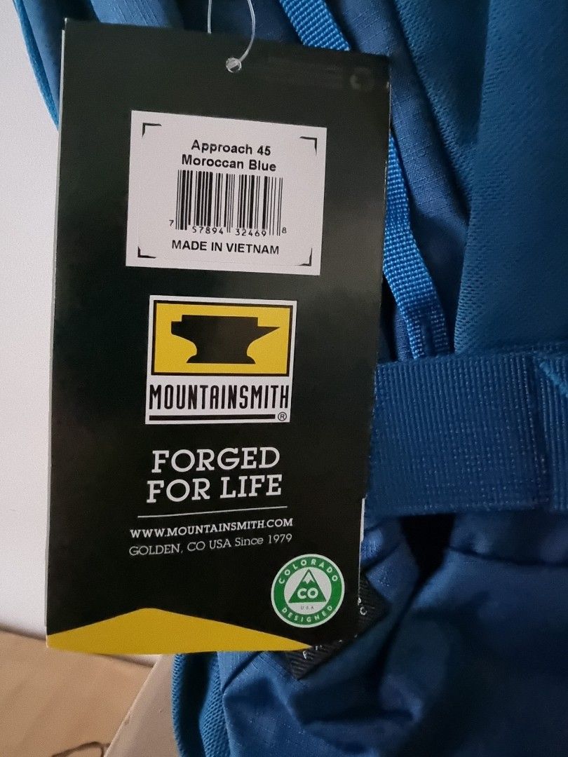 MOUNTAINSMITH APPROACH 45L, Men's Fashion, Bags, Backpacks on Carousell