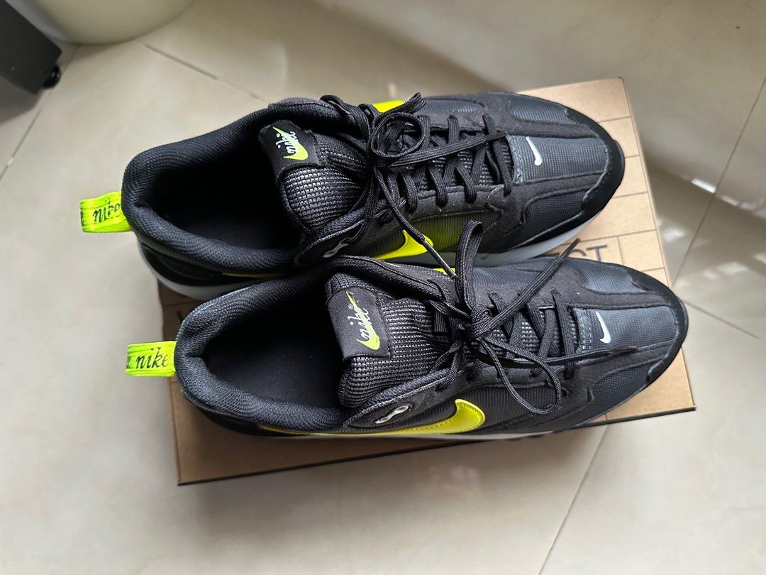 Nike air hotsell monarch neon