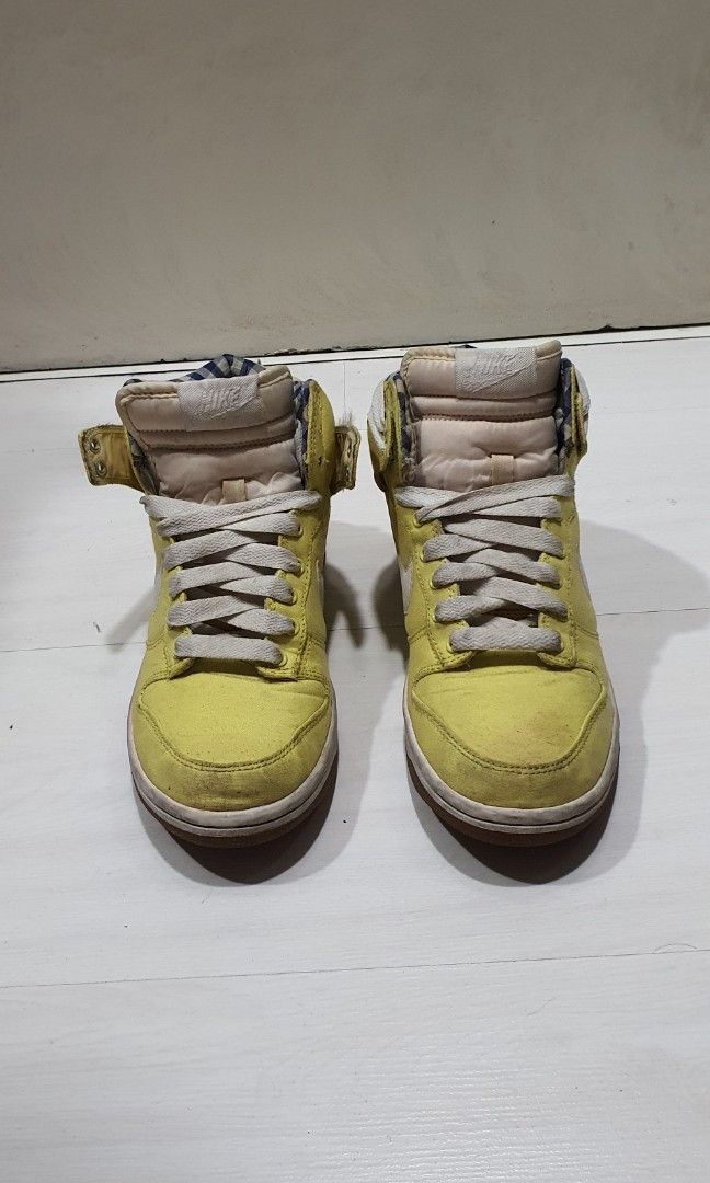 nike dunk high yellow white