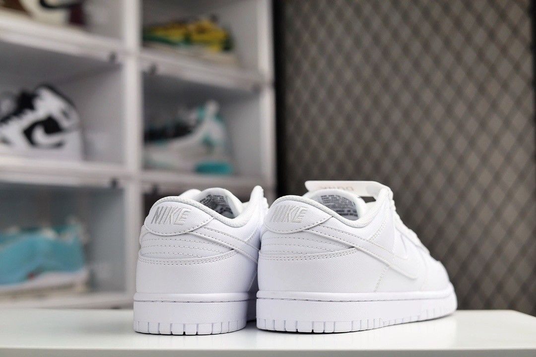 nike dunk triple white