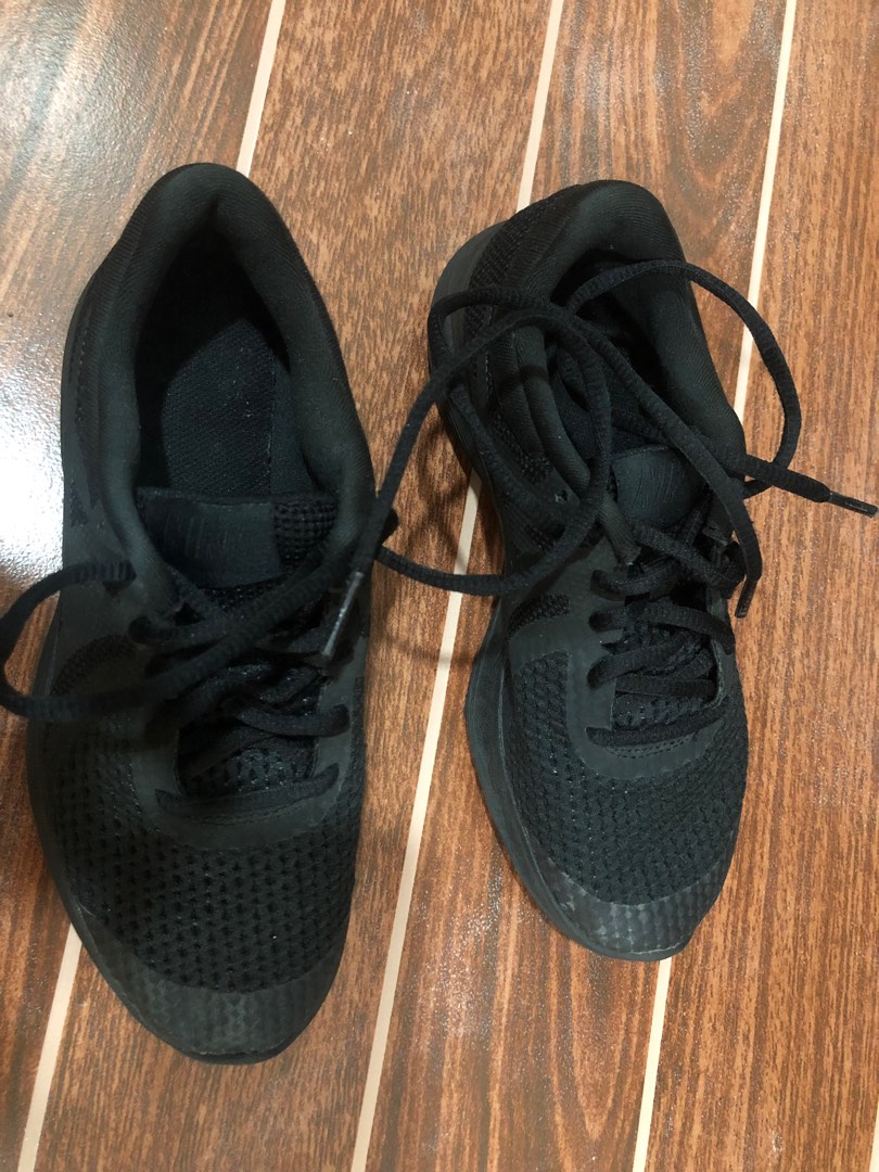 nike revolution 4 women's white