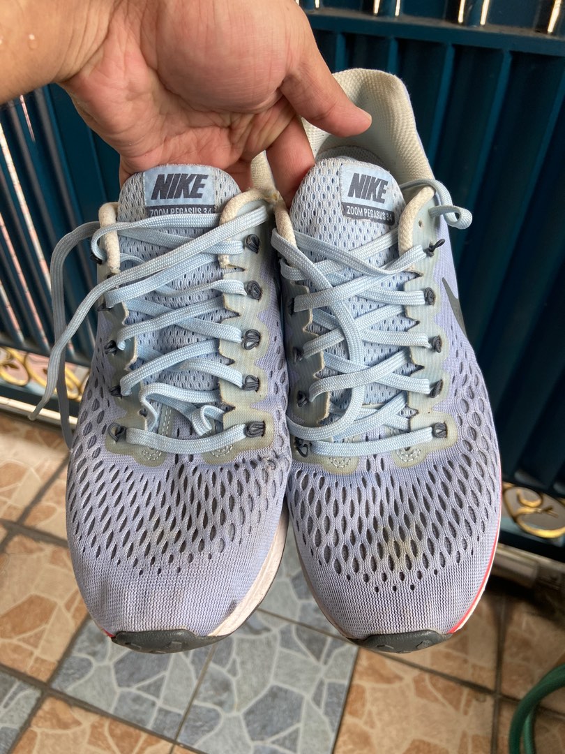 Pegasus 34 grey top
