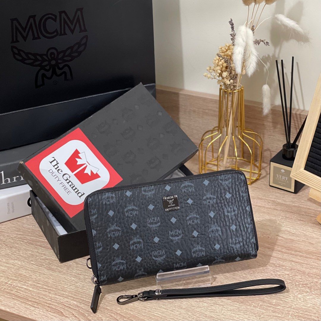 Mcm on sale hand wallet