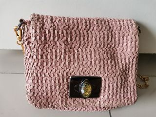 (Category: ) located in . Submitted by ckngck (Listing ID 1207714305, Image 1). Description: .