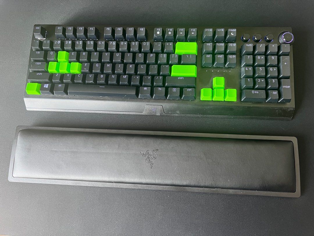 Razer BlackWidow V3 Pro Wireless Mechanical Keyboard + keycaps