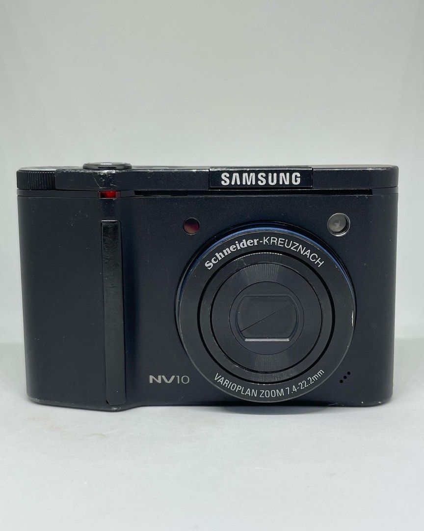 SAMSUNG NV10 RARE DIGICAM WITH DATE STAMP & SMART TOUCH BUTTONS