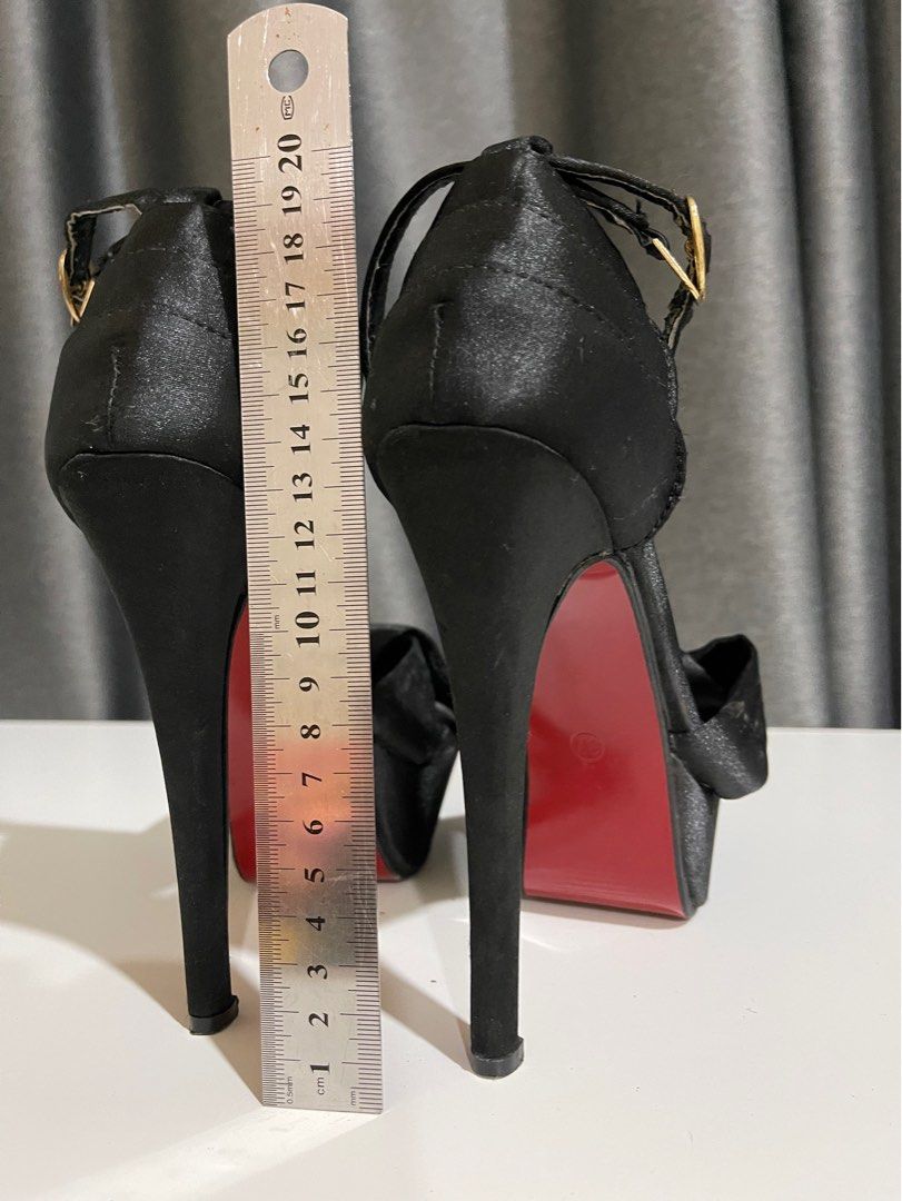 Thick heel red bottoms store