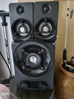 (Category: ) located in . Submitted by PairADice (Listing ID 1207684946, Image 1). Description: .