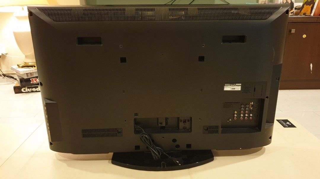 SONY 40" Bravia KDL 40EX400, TV & Home Appliances, TV & Entertainment
