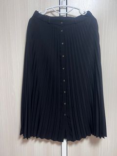Stradivarius pleated skirt