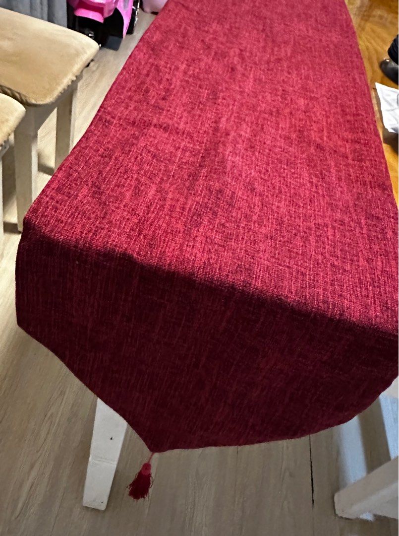 Table napkin and runner, Furniture & Home Living, Kitchenware