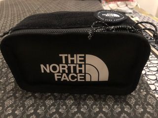 The North face belt bag.. original price 11500