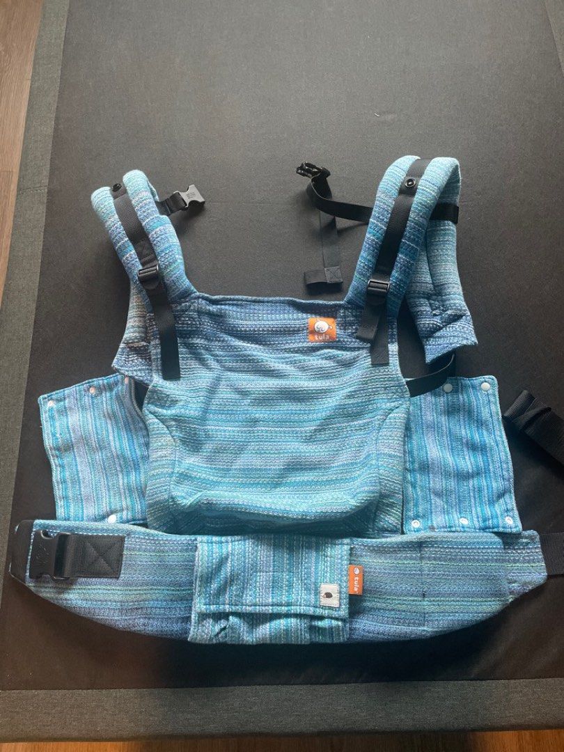 TULA signature carrier FREE TO GROW, Babies & Kids, Going Out, Carriers