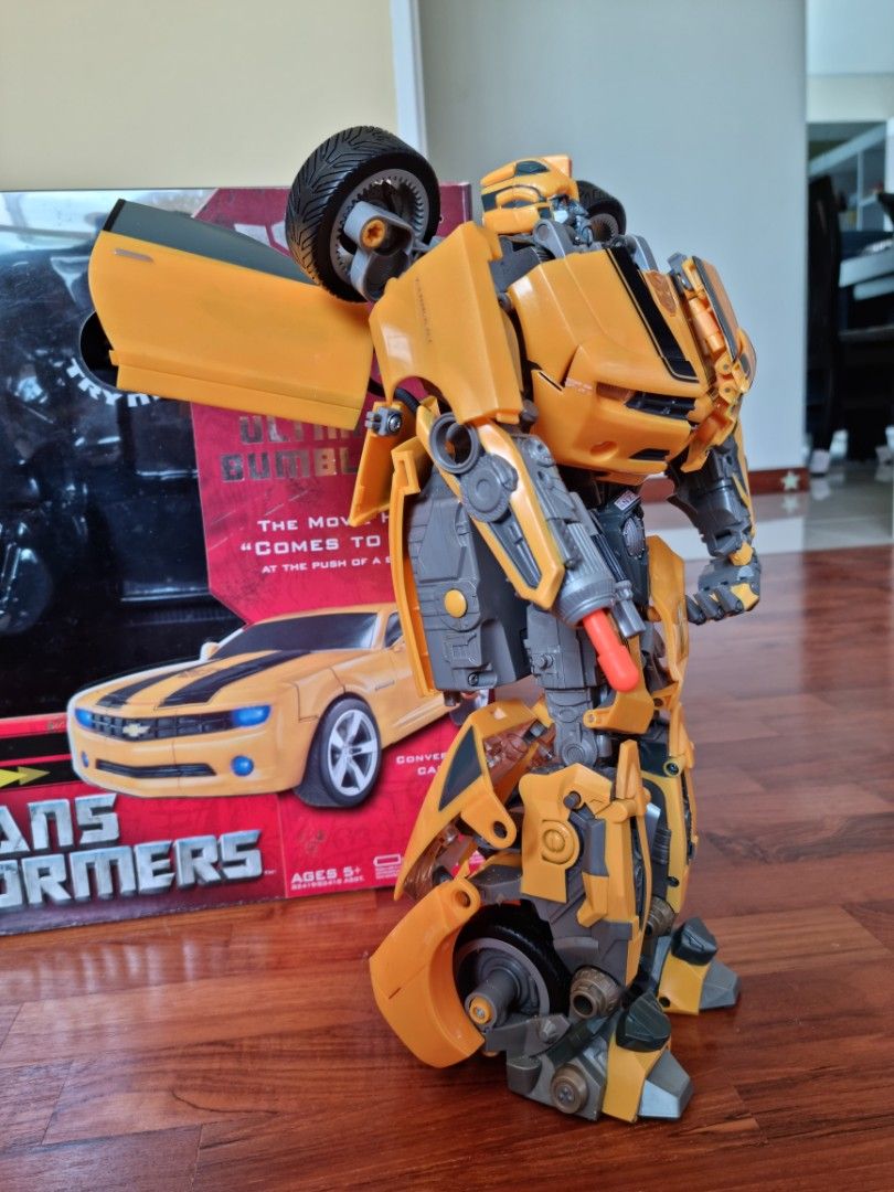 Transformers (2007) Ultimate Bumblebee Official Instructional