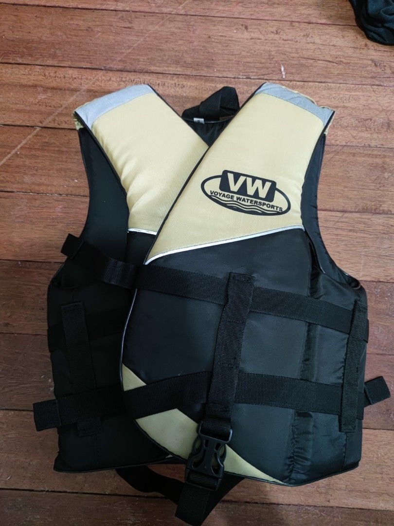 Voyage Life Jacket (Category: Other Sports Equipment and Supplies) located in Manila. Submitted by famph (Listing ID 1207750636, Image 1). Description: .