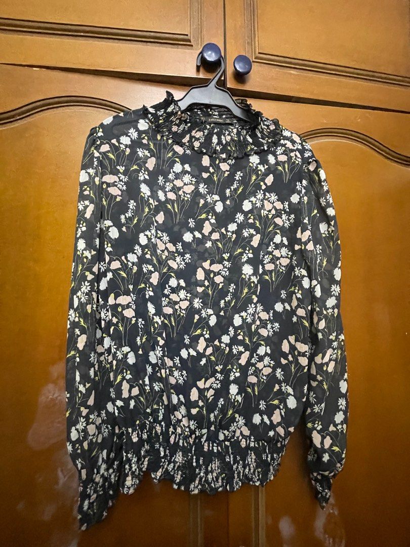 Womens branded top for Sale (Category: Blouses) located in Pasig City. Submitted by tabscloset (Listing ID 1207678665, Image 3). Description: .