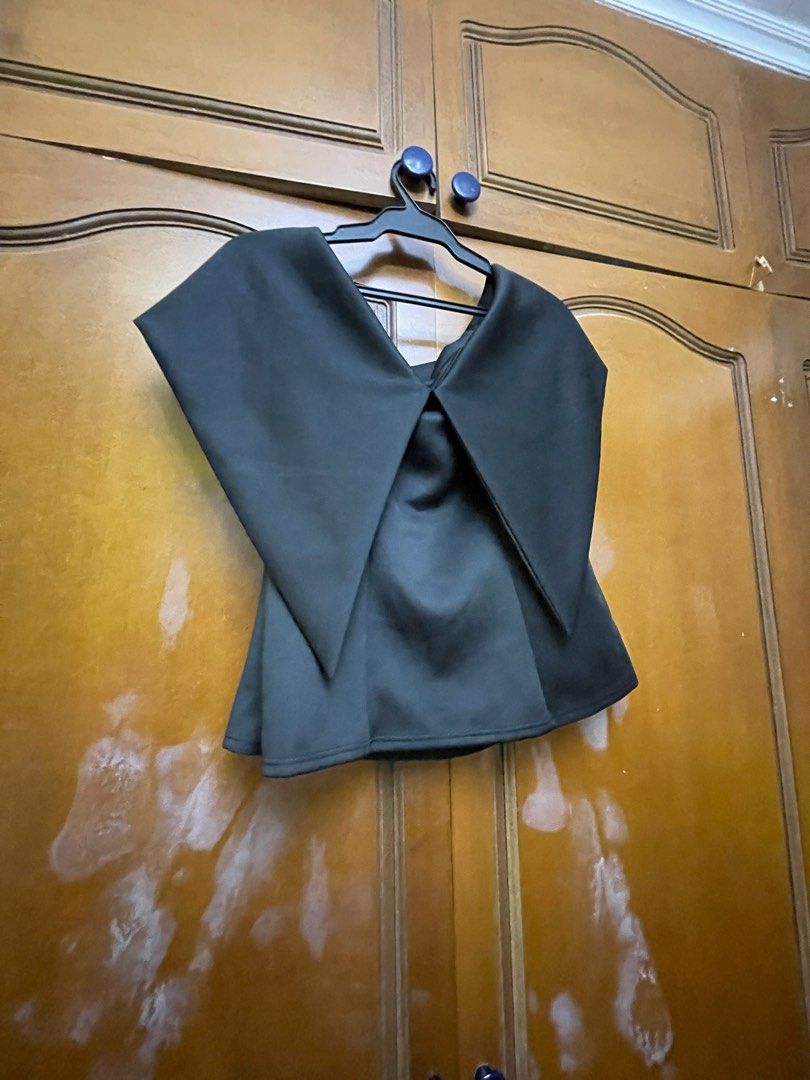 Womens clothing preloved (Category: Dresses) located in Pasig City. Submitted by tabscloset (Listing ID 1207774266, Image 2). Description: .