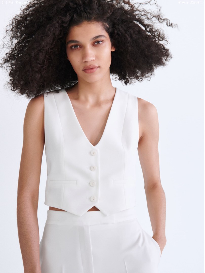 ZARA Short Tailored Waistcoat, Women's Fashion, Tops, Sleeveless on  Carousell