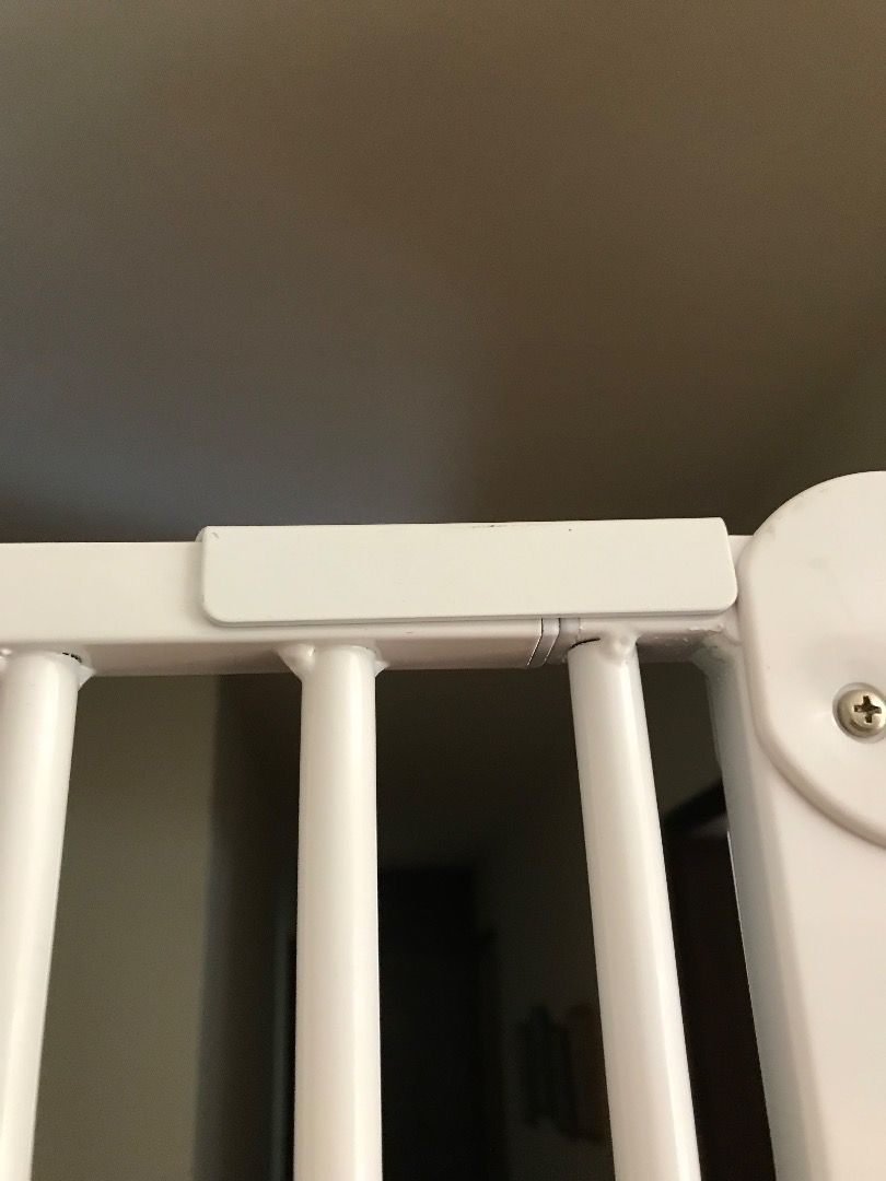 1.8m tall safety gate using pressure system, no drill required