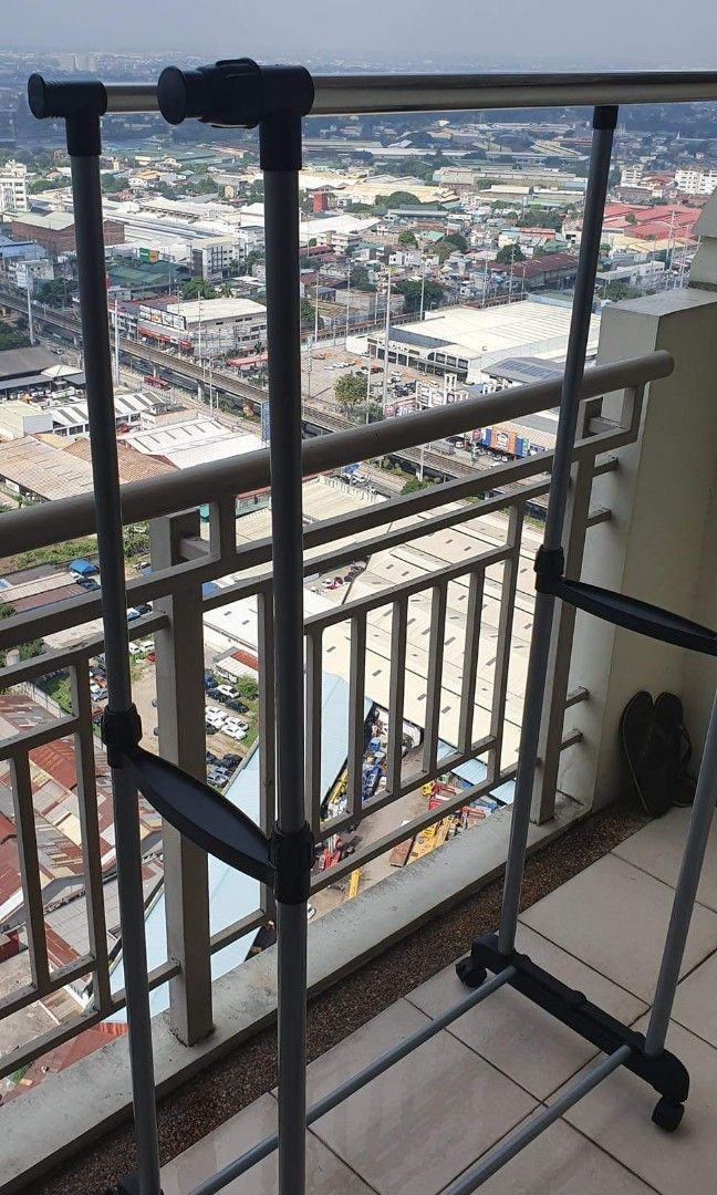 1 Bedroom w/Balcony near Edsa Munoz For Rent in Zinnia Towers,Quezon