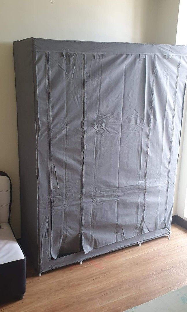 1 Bedroom w/Balcony near Edsa Munoz For Rent in Zinnia Towers,Quezon