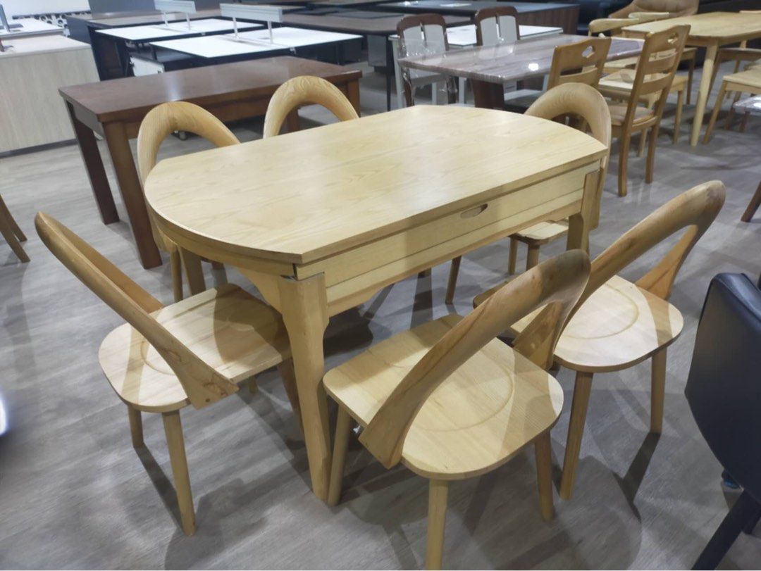 6 Seater Expandable Solid Oakwood Dining Table Set (Category: Tables & Sets) located in Cavite. Submitted by sentoot15 (Listing ID 1207934353, Image 2). Description: Dining Table 6 Seater expandable.