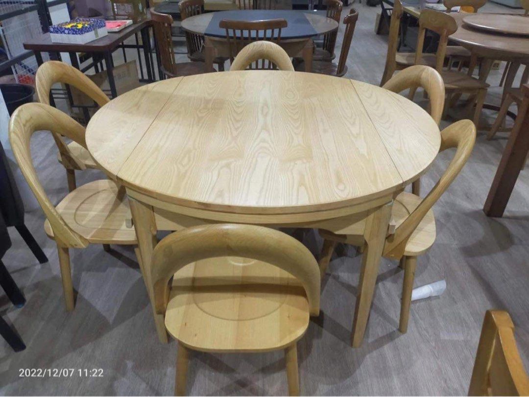 6 Seater Expandable Solid Oakwood Dining Table Set (Category: Tables & Sets) located in Cavite. Submitted by sentoot15 (Listing ID 1207934353, Image 1). Description: Dining Table 6 Seater expandable.
