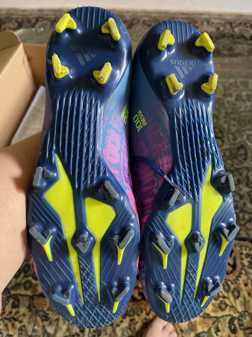 Messi top shoes 212