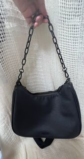(Category: ) located in . Submitted by mc_closet16 (Listing ID 1207917788, Image 1). Description: .