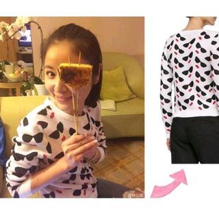 Alice+Olivia Stacey Face經典墨鏡+紅唇毛衣