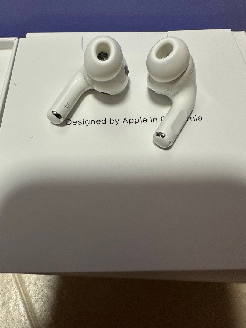 Airpods nia top
