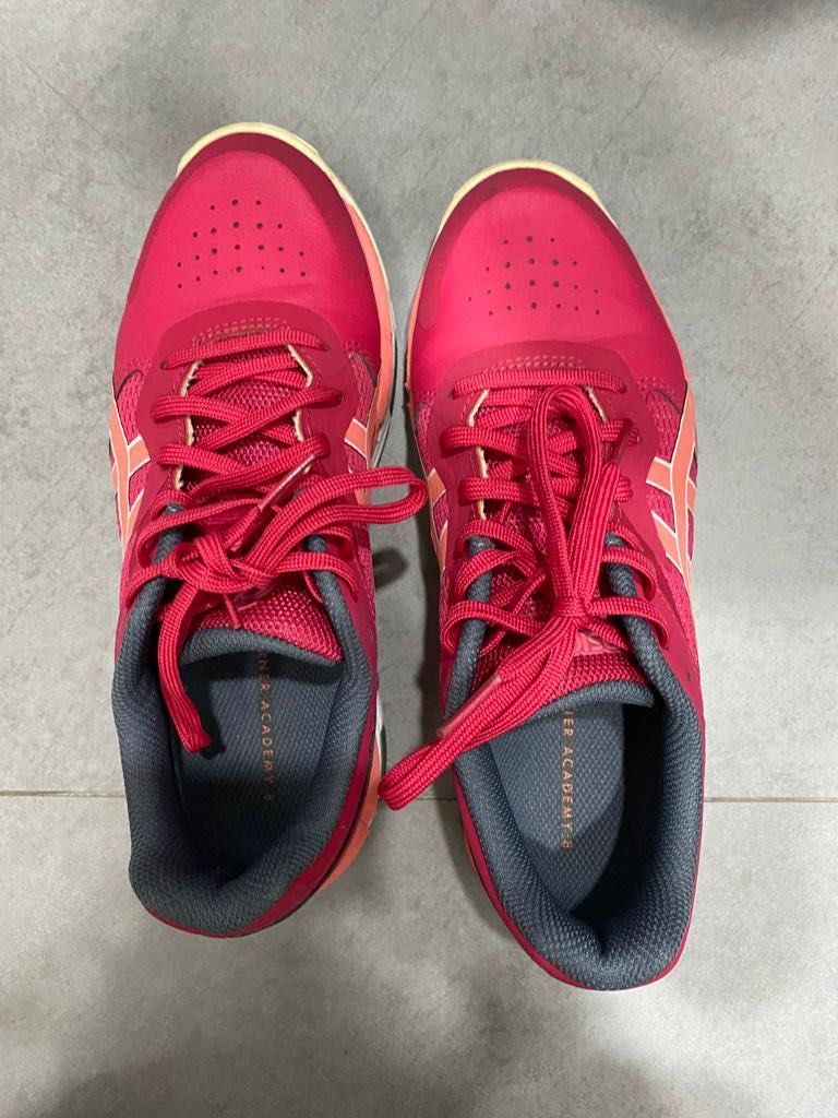 ASICS netball shoes, Women's Fashion, Footwear, Sneakers on Carousell