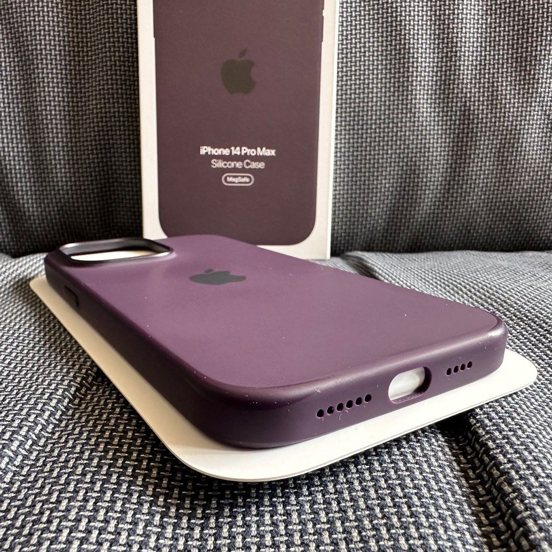 Authentic Apple iPhone 14 pro max case Elderberry, Mobile Phones