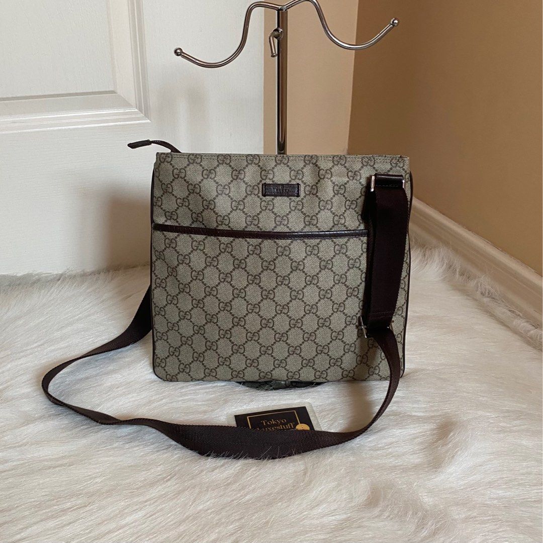 Preloved Gucci Monogram Mens Bodybag / Crossbody Sling Bag, Bags & Wallets on Carousell