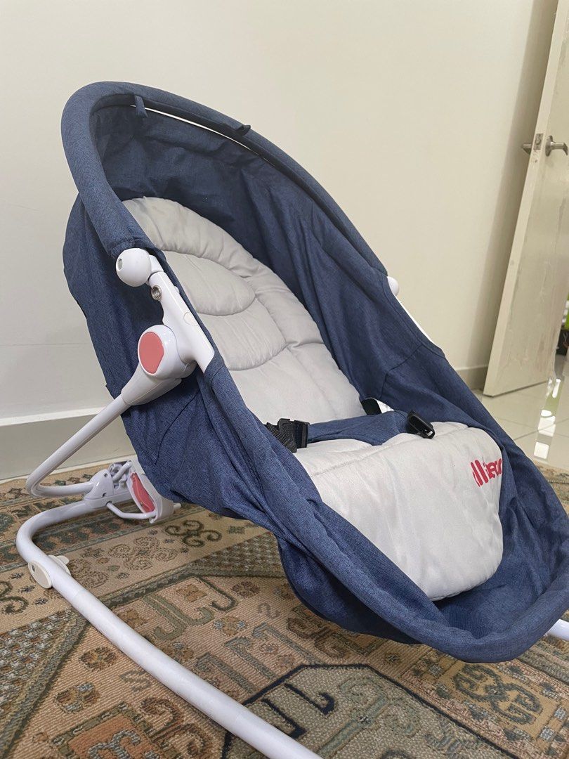 Hibinate baby bassinet and bouncer clearance