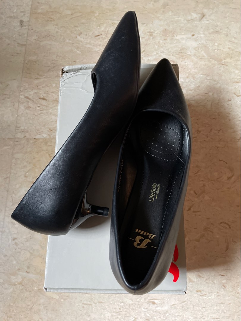 bata black basic court shoes pointed heels, Women's Fashion, Footwear, Heels on Carousell