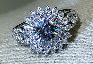 Beautiful glamour ring size 11